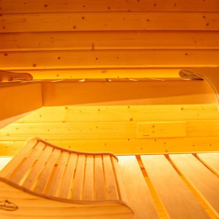 Wellness Mitten In Der Wasserfallstadt Triberg Triberg im Schwarzwald Екстериор снимка