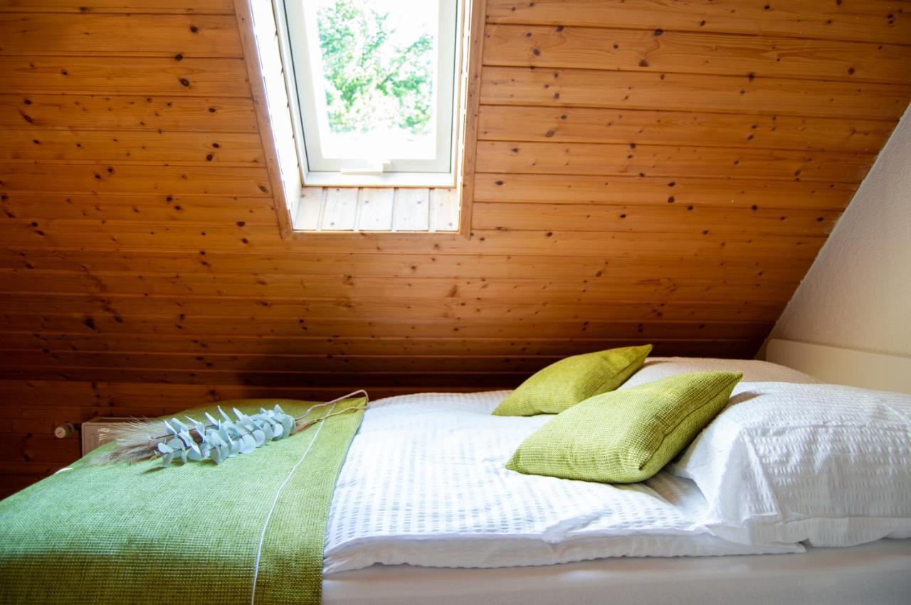 Wellness Mitten In Der Wasserfallstadt Triberg Triberg im Schwarzwald Екстериор снимка