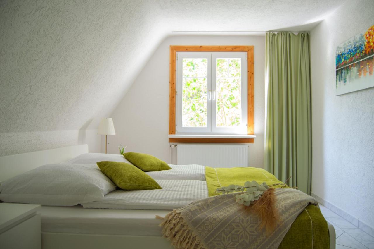 Wellness Mitten In Der Wasserfallstadt Triberg Triberg im Schwarzwald Екстериор снимка