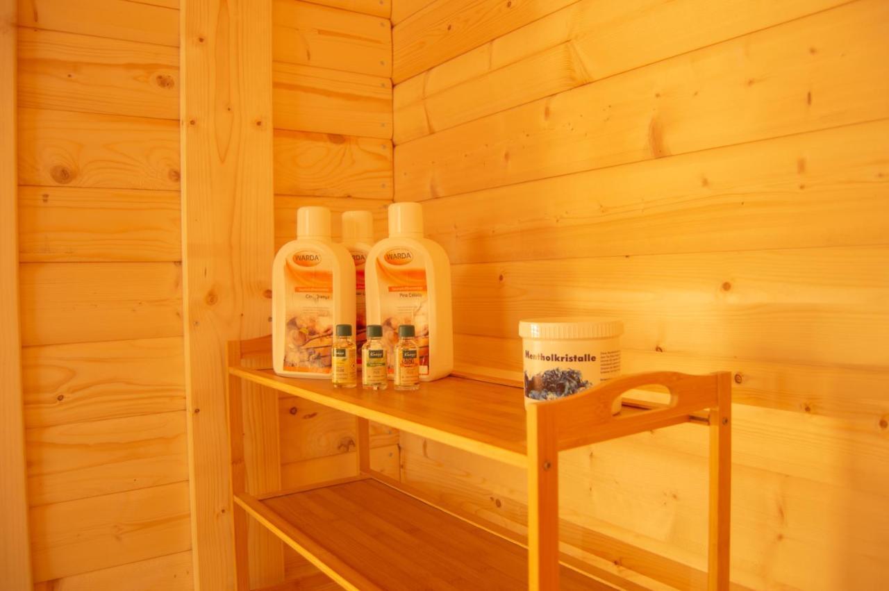Wellness Mitten In Der Wasserfallstadt Triberg Triberg im Schwarzwald Екстериор снимка
