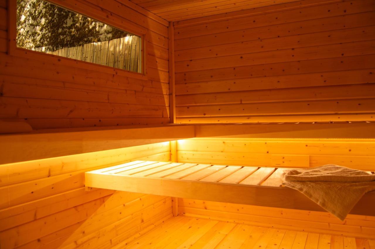 Wellness Mitten In Der Wasserfallstadt Triberg Triberg im Schwarzwald Екстериор снимка