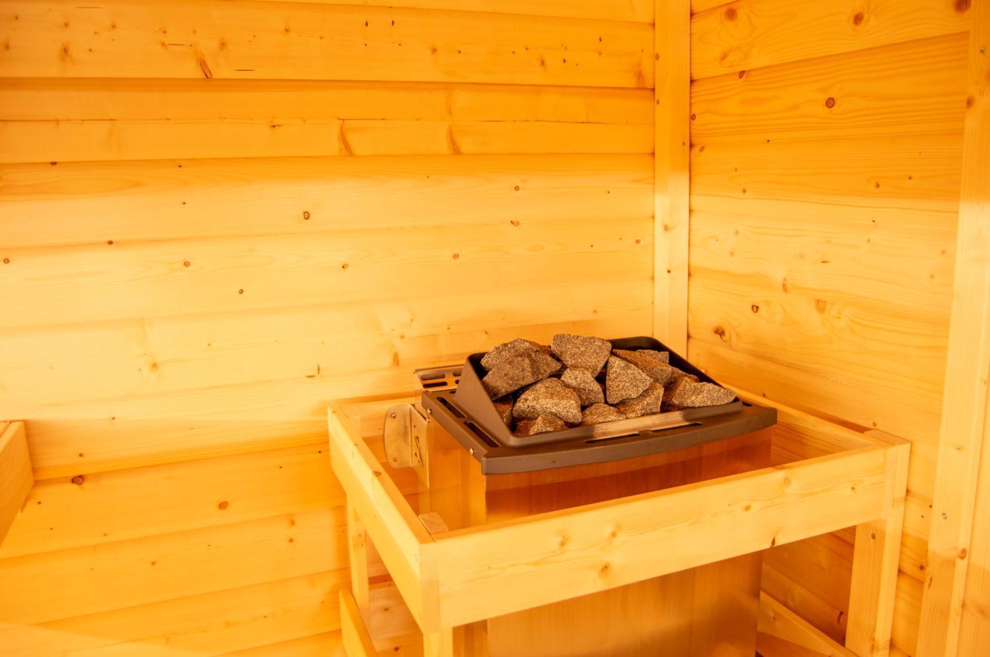 Wellness Mitten In Der Wasserfallstadt Triberg Triberg im Schwarzwald Екстериор снимка